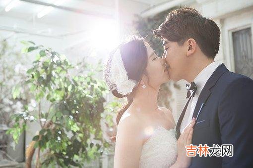 人这一辈子 生活过得好的女人，往往有时间和精力来研究一下自己的穿搭和妆容