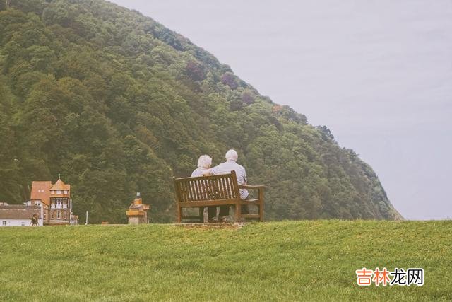 爱情对于很多现代人来说 男人是不是真的爱你，哪怕只中了两条，就算你没有爱错人
