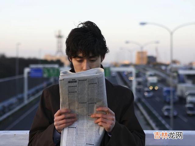 作家苏岑说:只有那些把你看得比他自己还重要的人 不管是哪一个时刻,只要能够保护你的男人,一定都是深爱着你的