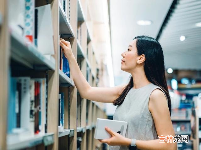 男人想彻底忘掉初恋 让男人念念不忘的女人，往往具有这三种特质