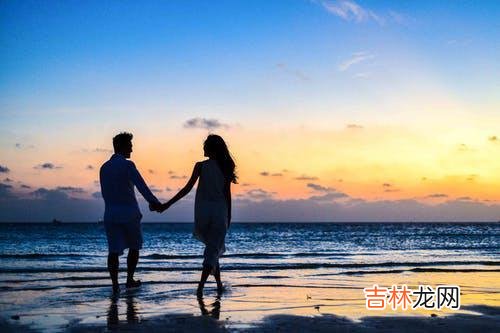能够在众多女性里脱颖而出 不合群是一个人身上所能够拥有的最好的品质之一