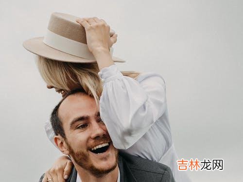 和小艺分手那天 对方爱不爱你，撤回一条微信就知道了