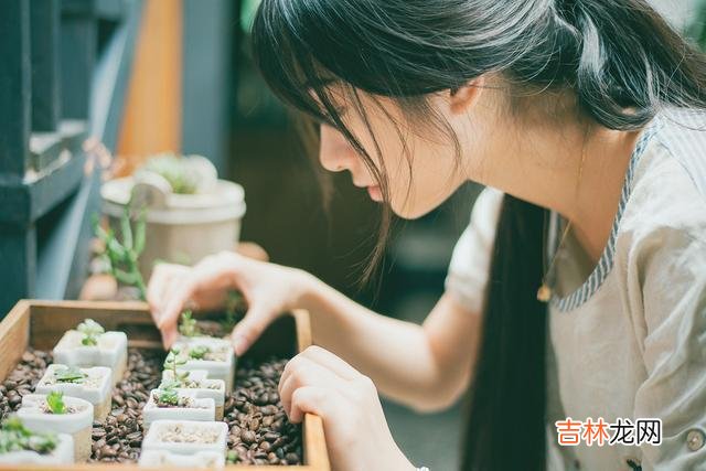 判断一段关系的远近亲疏 如何判断一段关系的远近亲密，看看如何称呼对方的暧昧