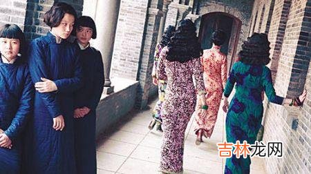 无论现如今的社会发展的多么迅速 一个女人过了三十岁,还没有结婚的打算,就会被称为“大龄剩女”