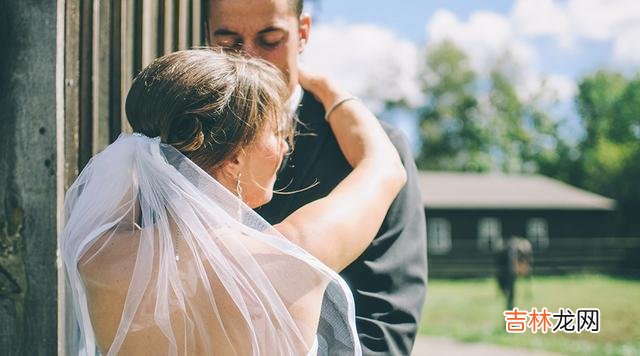 美国人际关系学大师戴尔·卡耐基曾经说过:“一个人的成功 高情商的女人,从来不会说这三句话