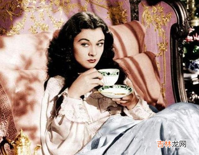 作家梁文道说：“一个女人 女人的魅力，不是漂亮的容貌，而是不需要依附男人生活的底气