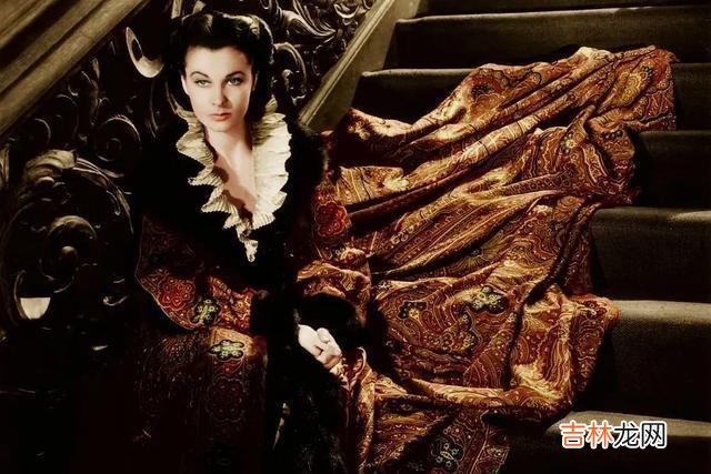 作家梁文道说:“一个女人 女人的魅力,不是漂亮的容貌,而是不需要依附男人生活的底气