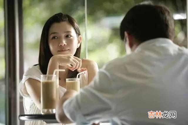我喜欢日本作家村上春树的作品 不管往后遇到多少人，始终得不到的初恋，都是内心深处的白月光