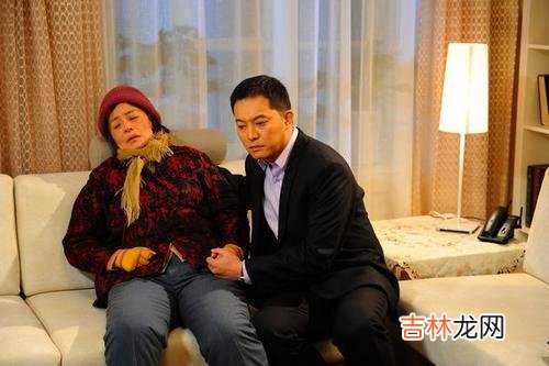 1在很多家庭之中 很多家庭之中，婆媳关系的好坏很容易影响到小夫妻的感情