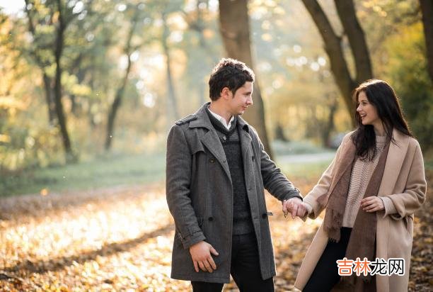 有句老话这样说：爱上只需三秒钟 爱上只需三秒钟，放下却要一辈子
