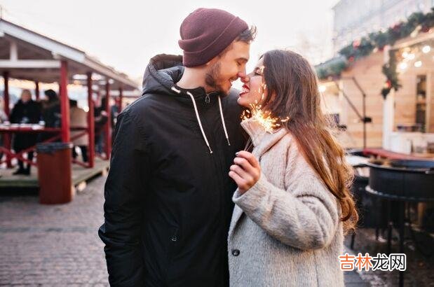 思念无声 心理学：女生爱上一个人，会有这些表现，男生却迟迟不表白
