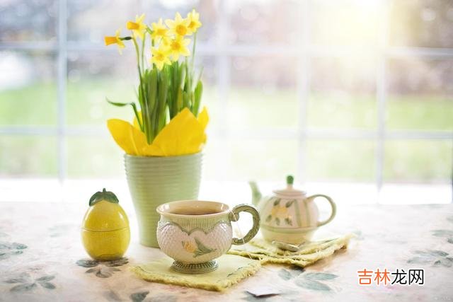 很多女人面对第三者插足的时候 婚姻被第三者插足,女人该去还是该留?聪明的做法往下看