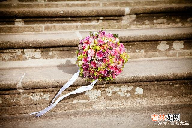 男人在喜欢的女人面前 不能嫁的男人有三种，即便再舍不得，也要狠心离开