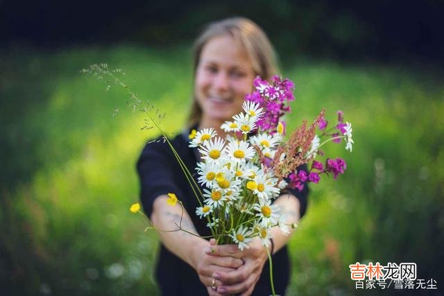 人之所以烦恼 人的一生，忘记过去，知足当下，守住自己的本心，才是最好的选择