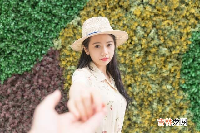 婚姻纪实类的真人秀节目《再见爱人》里面的一对夫妻很是让人窒息 一段好的婚姻，需要给彼此留下“空白地”