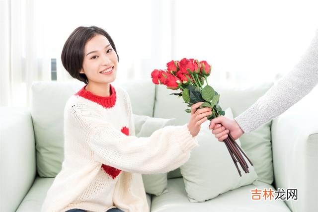 在感情当中 有一句话其实根本不需要问男人，而这句话就是“你爱不爱我”