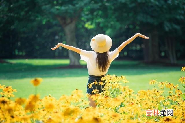 全职妈妈在很多人眼中是一种令人羡慕的身份 全职妈妈的苦楚.原来自己大半辈子的付出，在别人的眼中一钱不值