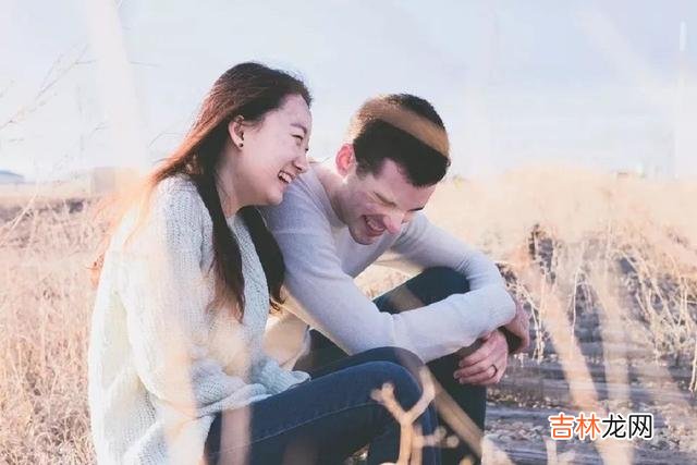 一直以来 如果想保持婚姻和友情同在，不是没有办法，但需要两个前提