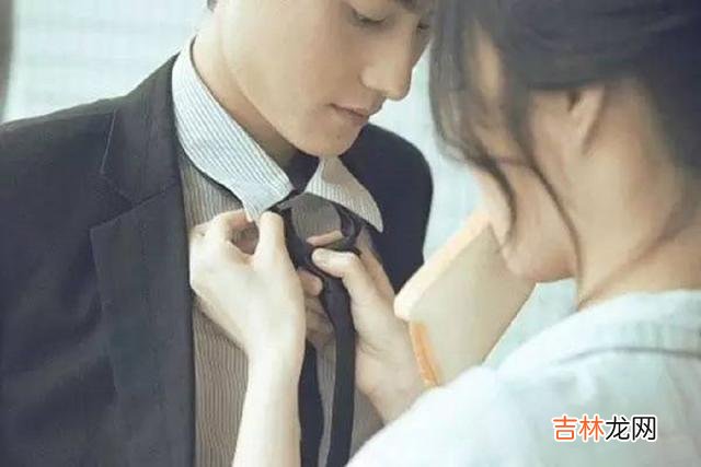 电影《甲方乙方》中 对于夫妻异地的家庭来讲，孩子往往过得也不容易