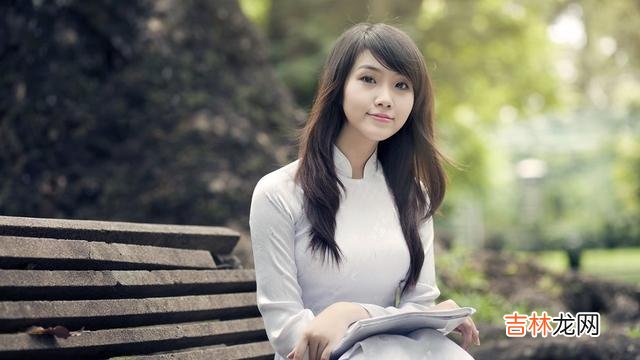 邻居家大姐是个很热情的女人 女人一生的幸福，其实都藏在嘴里