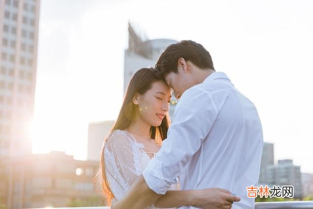 最近和几个朋友谈到婚姻的话题 夫妻之间最舒服的相处方式莫过于:保持独立的空间