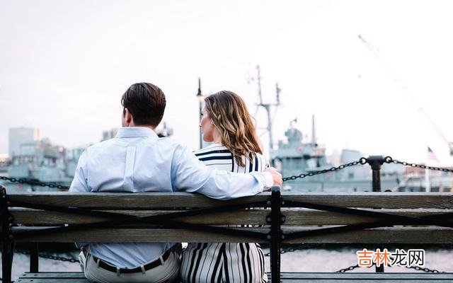 首先有两个问题很想问出来：在金钱面前 婚姻里，女人最需要的是什么，答案其实真的很简单