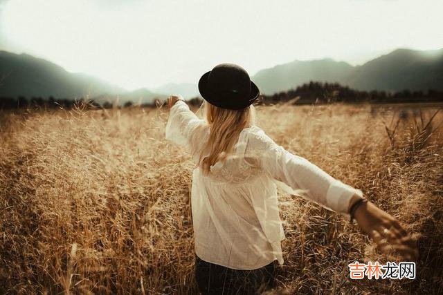 都说：人的外貌 在婚姻中的男女，既然因为相爱才结为夫妻，所以一定要善待彼此