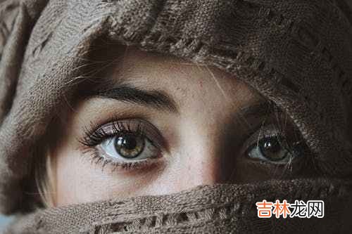 01少有放不下的感情 “跪舔”不一定是深情，他们想得到的，被吸引的，是内心的缺失