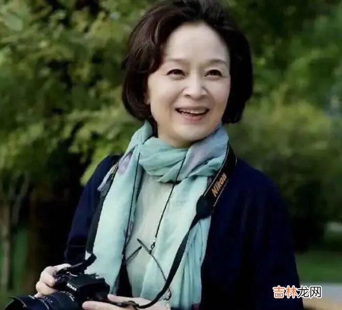 刘莉莉：嫁圈外丈夫，恩爱33年生一女，女儿是她的骄傲