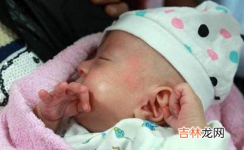 她生孩子的时候我买了好多营养品，去伺候她坐月子