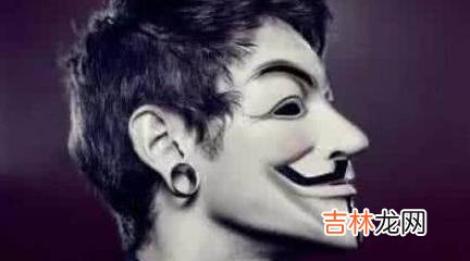 一个真正的朋友，应该是能接受你，而不是试图改变你的人