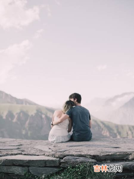 夫妻之间闹矛盾 夫妻之间闹矛盾，一定要理解对方，要用好的心态去面对对方