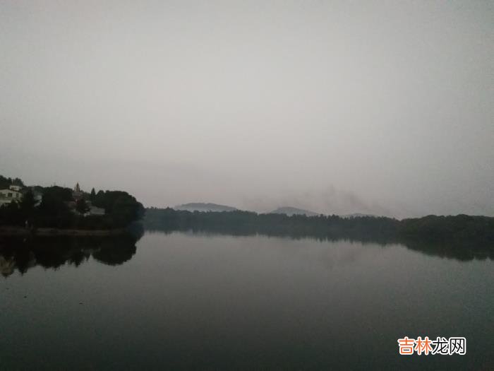 俗话说 人与人之间，相处久了，会出现无话可说的局面