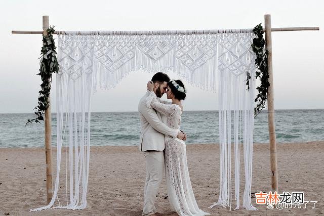 -01-木心曾经说过：夫妻的意思 人生苦短，有一个人能够和自己互相扶持陪伴着，这就足够了