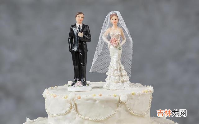 -01-每一个少女 不少已婚女人，在婚外都有“亲密关系”爱情