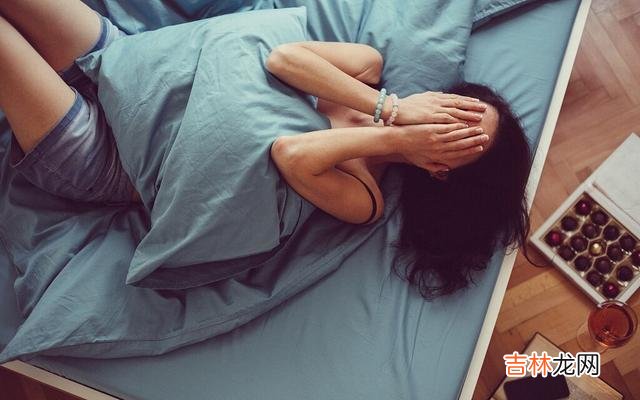 “婚姻对于当下的时代 男女出轨的真实写照，千万不要因为一时贪玩而坏了自己的名声