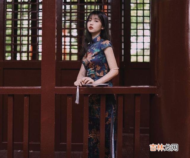 女子到了中年后 中年女人不拒绝你的礼物，便是想要你继续在一起