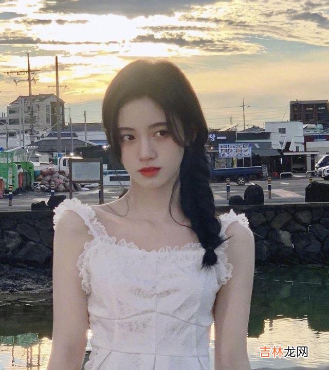 女子到了中年后 中年女人不拒绝你的礼物，便是想要你继续在一起