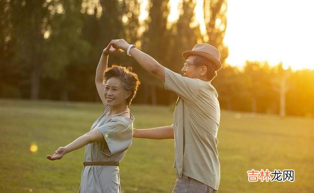 父母的钱 人到晚年，不管你再有钱，这存款都不能告诉子女知道