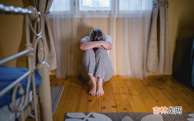 在这个复杂的世界里 怀孕几个月之后，他竟然“家暴”