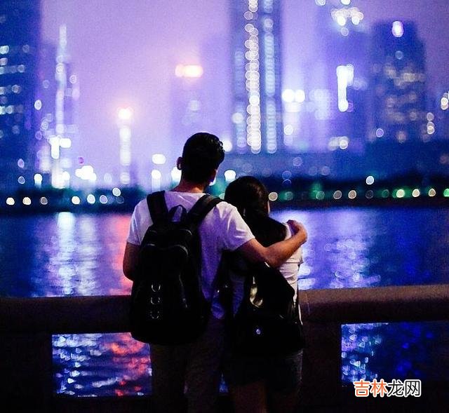 爱不爱，我们可以通过对方的身体语言看出