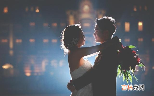 “婚姻如江上行船 婚姻的本质，更像是两个人，荣辱与共的一场合作