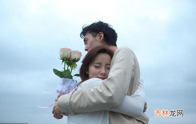 谈恋爱，情侣互送礼物的真实意义，其实不过就是要回报