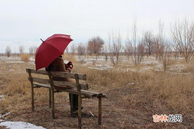 男人真爱一个女人时 一个男人爱你的顶级表现，就是这副样子
