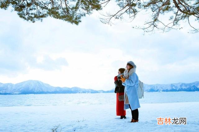 女人有时候太爱一个男人 女人要抓住一个男人的心，不要天天联系，而是做好这几件事