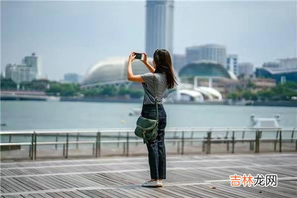 在每一段爱情中 一个长期缺爱的女人，其实她比普通女人更需要爱