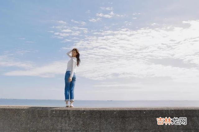1.我今年60岁 关键时刻，真正能靠得住的，还是女儿，因为女儿会更心疼妈妈