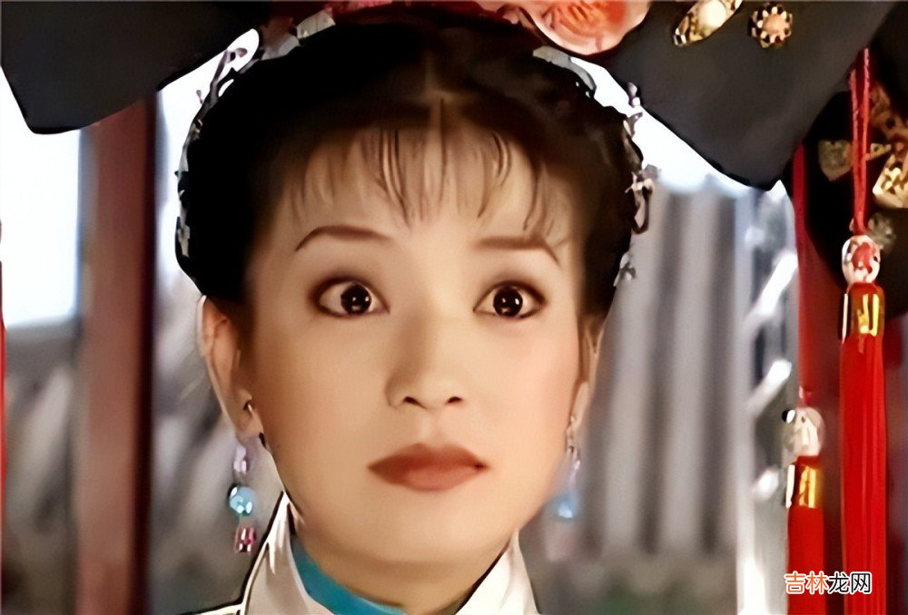 小燕子和知画谁是正妻？睡衣、旗头上的区别！当家主母一目了然