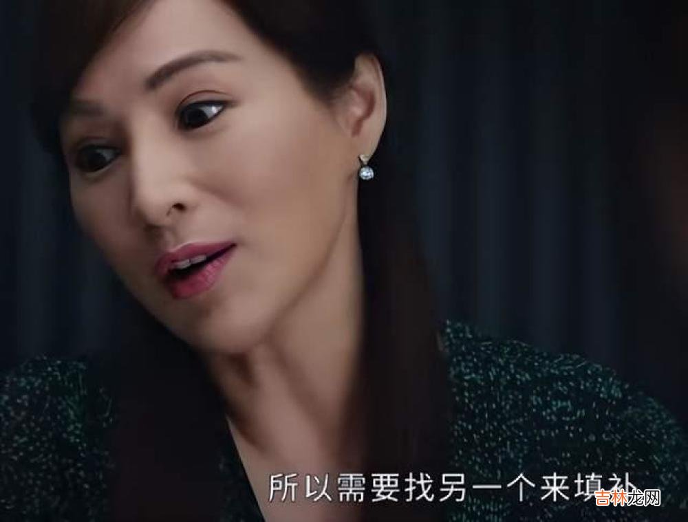 何炅晚会失控落泪受热议,真相浮出水面?曝原因是父亲离去