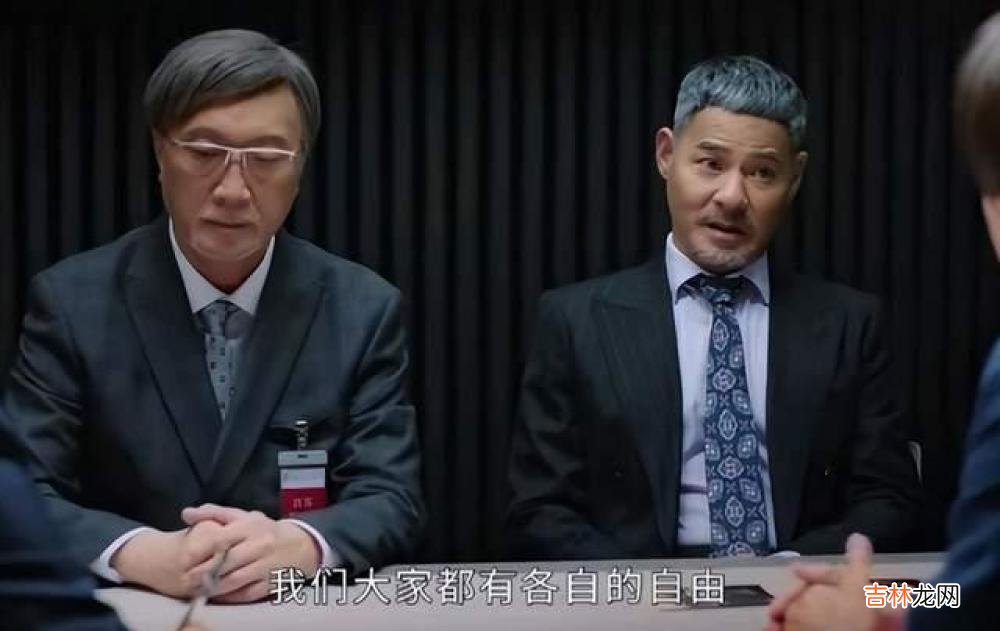 何炅晚会失控落泪受热议,真相浮出水面?曝原因是父亲离去